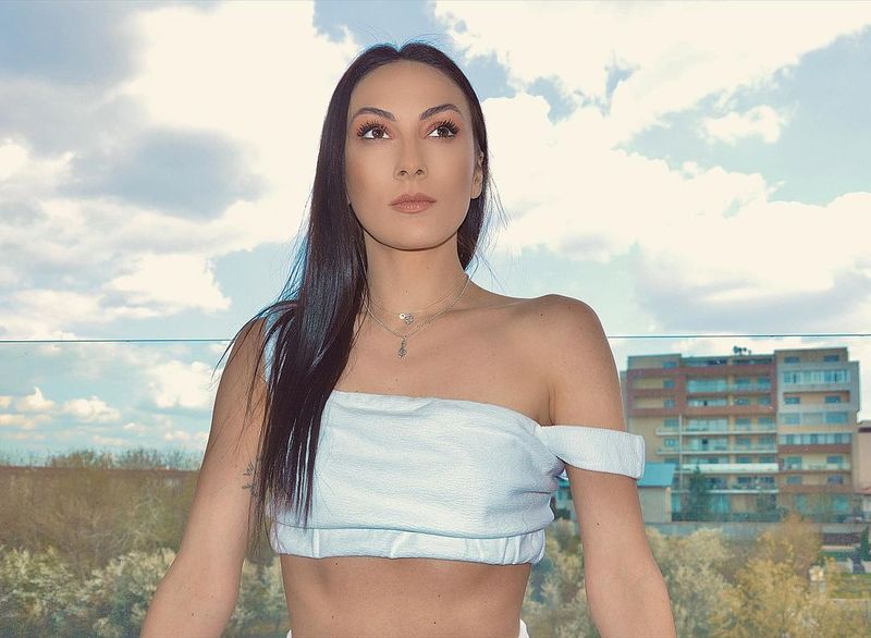 Tatăl artistei DJ Lalla a dezmințit zvonurile conform cărora tânăra ar fi fost în depresie 