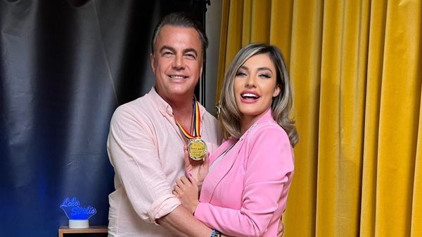 Adrian Enache, &icirc;n culmea fericirii după ce a devenit bunic. Diana, fiica artistului, a născut