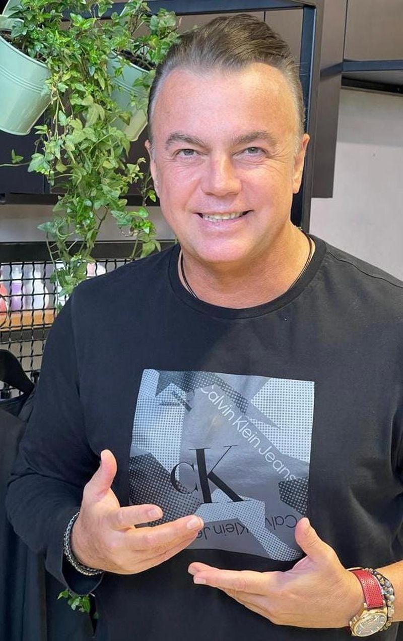 Adrian Enache a devenit bunic