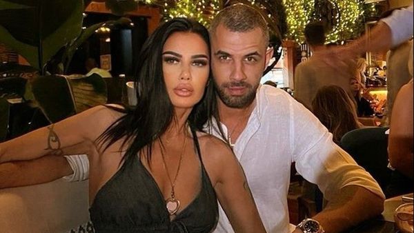 "Ești sufletul meu geamăn și sufletul meu pereche". Oana Zăvoranu, declarație de dragoste publică pentru fostul soț, Alex Ashraf. Nimeni nu se aștepta ca bruneta să facă asemenea gest în plin divorț