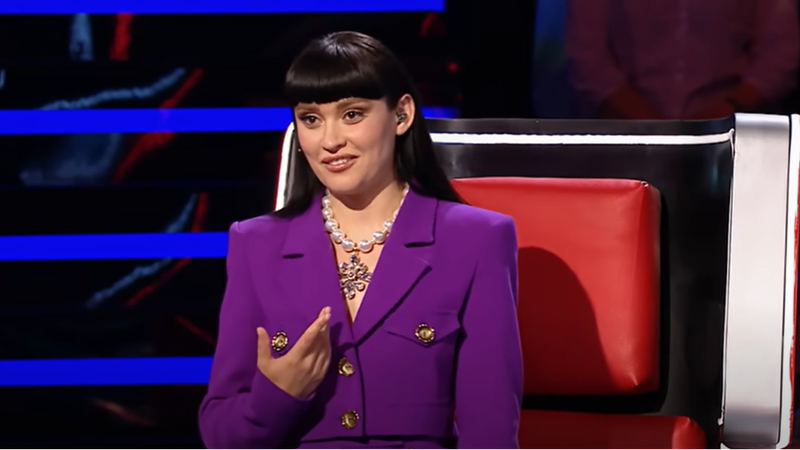 "Te-am primit &icirc;n țara noastră cu brațele deschise, nu ți-a zis nimeni că poate ai luat locul unei rom&acirc;nce". Irina Rimes, pusă la zid de fani după ce a atacat-o dur pe Theo Rose