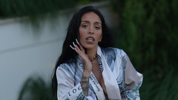 "Mi-e şi frică să mă urc acum în avion". Momente de panică pentru Ruby! Artista este prinsă în Israel, în plin război