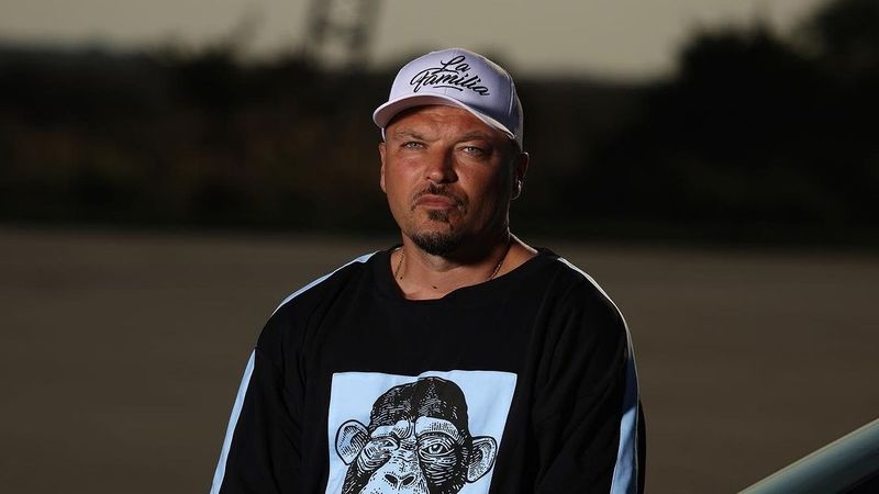 Lui Puya nu îi e rușine cu munca de jos. Rapperul s-a apucat de construit case: "Mie îmi place să lucrez eu, pun mâna și să fac"