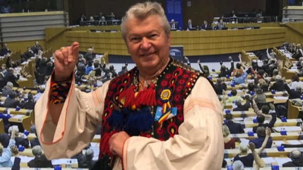 ”Au băgat-o, prin jurii, ca să se afirme?” Gheorghe Turda sare în apărarea lui Theo Rose în conflictul cu Irina Rimes