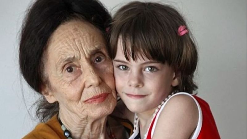 Adriana Iliescu și Eliza au plecat &icirc;n vacanță. Ce destinație au ales și cum arată acum cea mai bătr&acirc;nă mamă din Rom&acirc;nia