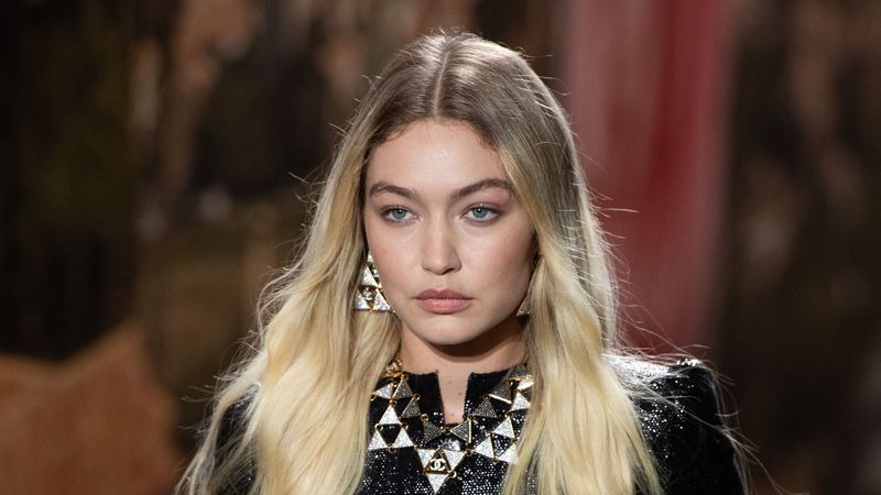 Supermodelul Gigi Hadid, de origine palestiniană, condamnă atacurile organizației Hamas &icirc;mpotriva Israelului