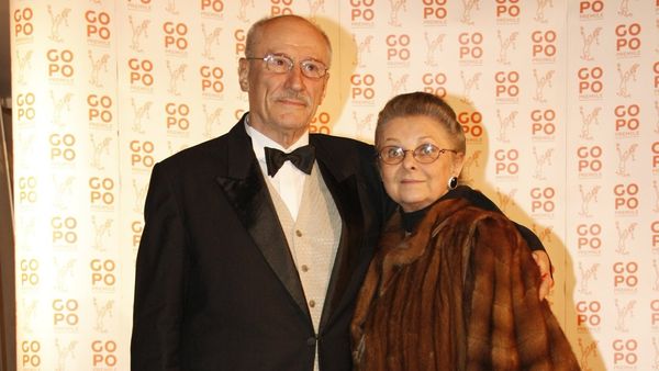"&Icirc;nt&acirc;mplător am aflat că eram vecini de bloc". Victor Rebengiuc și Mariana Mihuț, poveste de dragoste așa cum rar ne este dat să &icirc;nt&acirc;lnim. Actorul și-a sacrificat căsnicia pentru o femeie mai t&acirc;nără cu 10 ani