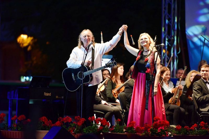 Cât costă un bilet la concertul lui Ștefan Hrușcă în 2023? Vezi aici orașele în care va colinda celebrul cântăreț