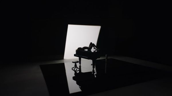VIDEOCLIP: Lidia Buble - Romanță cu parfum