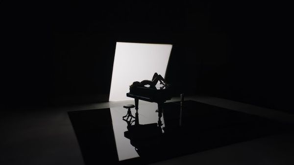 VIDEOCLIP: Lidia Buble - Romanță cu parfum