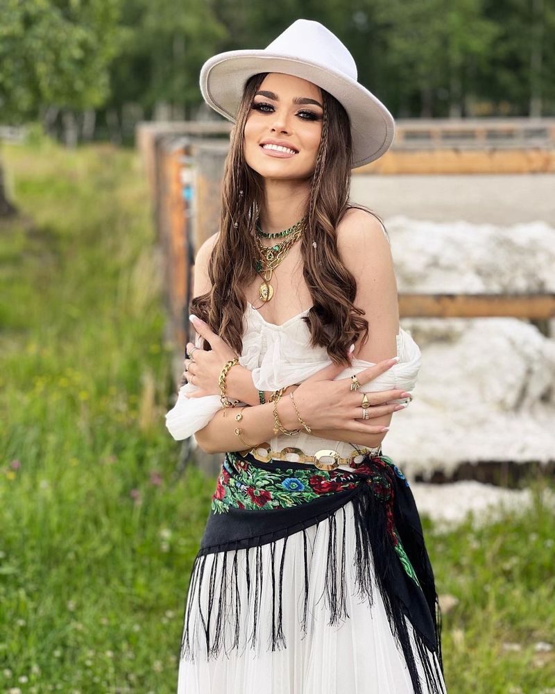 Ce facultate a absolvit Theo Rose? Vedeta și-a dorit să studieze actoria, însă acest lucru nu s-a întâmplat