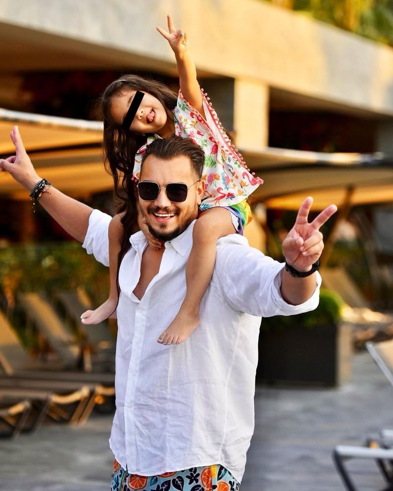 Bat clopote de nuntă pentru Bursucu și aleasa inimii sale! Iată mesajul inedit pe care i l-a transmis fiica sa cu o zi înainte de marele eveniment