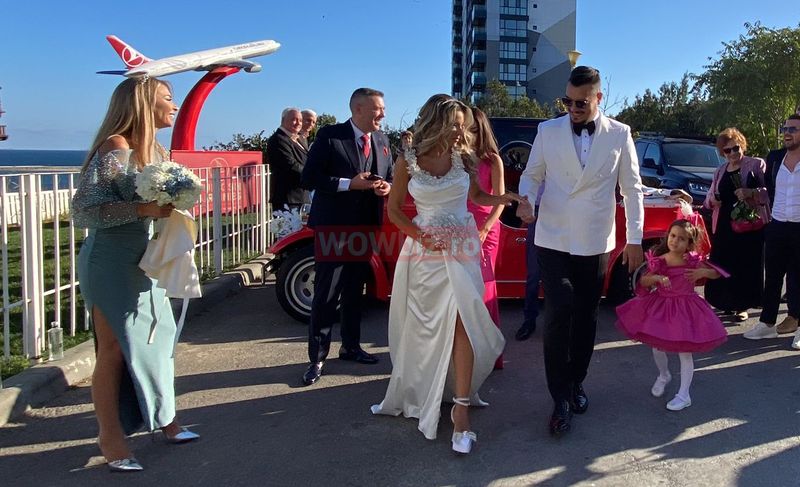 Exclusiv! Primele imagini de la nunta lui Bursucu cu Andreea. Ce ținute au purtat mirii