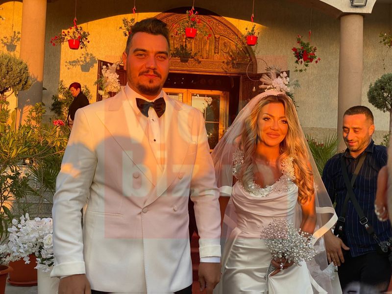 Andreea, o superba mireasa in creatia lui Catalin Botezatu