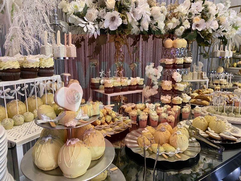 Candy barul de la nunta lui Bursucu