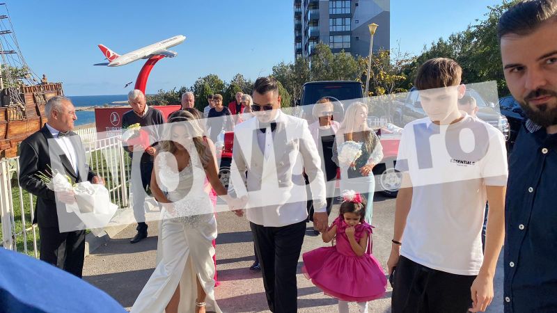 Bursucu și Andreea, dans al mirilor total neașteptat: „Am cea mai frumoasă familie din lume”. Momentul a fost extrem de emoționant