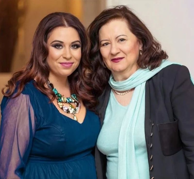 Oana și Mioara Roman 