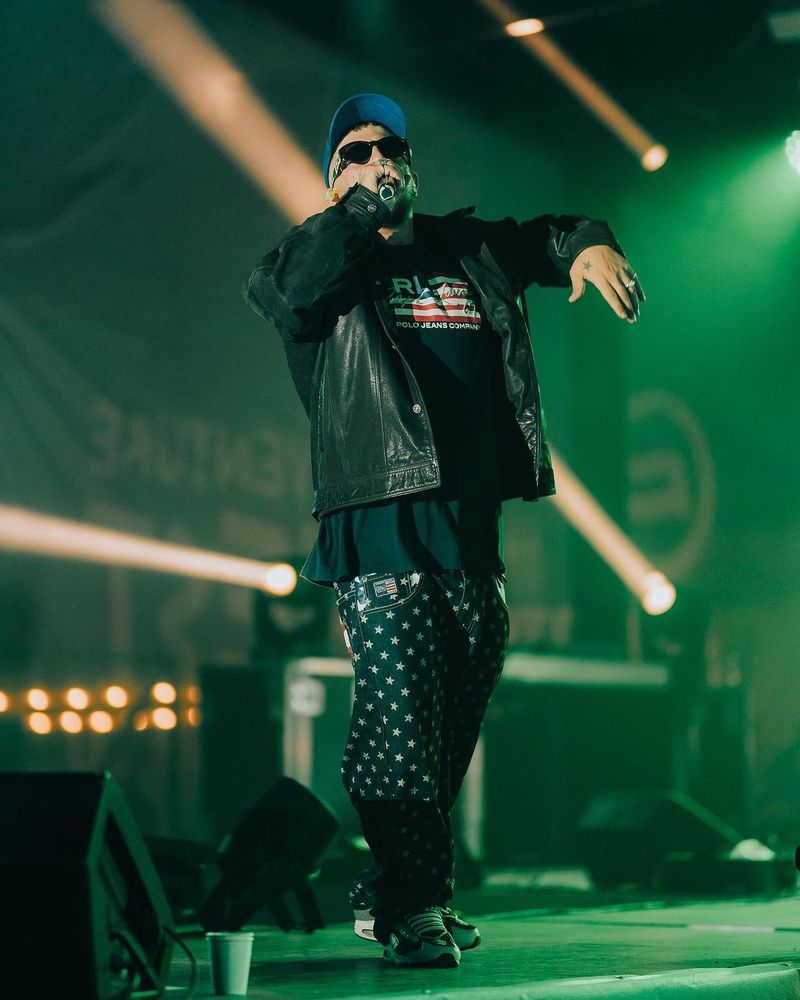 Macanache s-a trezit cu poliția la ușă