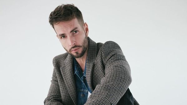 "Mă gândesc doar când să fug din țară și unde". Randi, neliniștit în legătură cu situația din România. Cântărețul nu se simte în siguranță