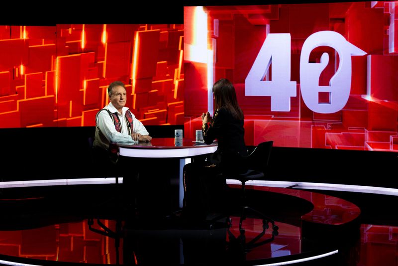 Constantin Enceanu, unul dintre cei mai îndrăgiți interpreți de folclor din zona Olteniei, va dezvălui secretele și poveștile din viața sa