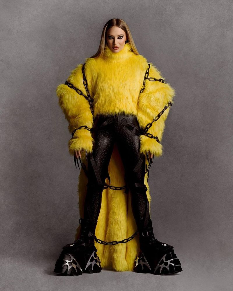 Delia, făcută praf de bunica ei răposată