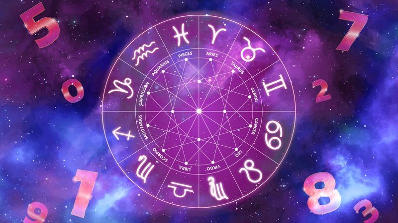 Horoscop zilnic, 24 octombrie 2023: Racii primesc o sumă de bani. Capricornii sunt urmăriți de ghinion
