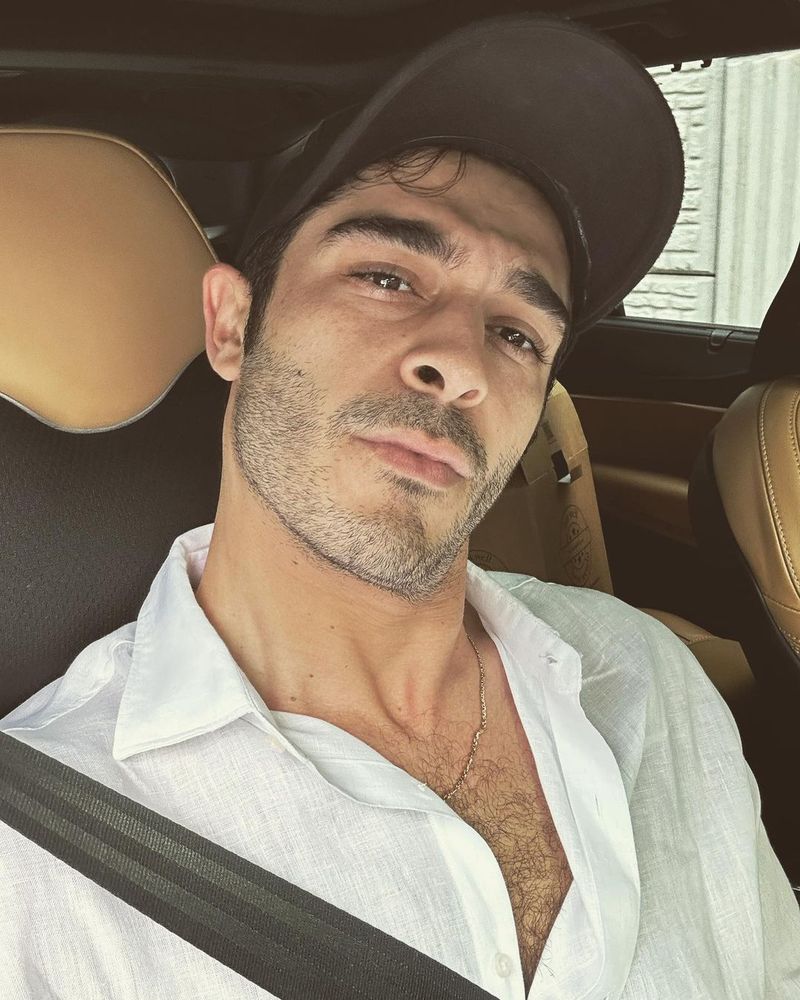 Burak Deniz este catalogat drept unul dintre cei mai frumoși bărbați din lume