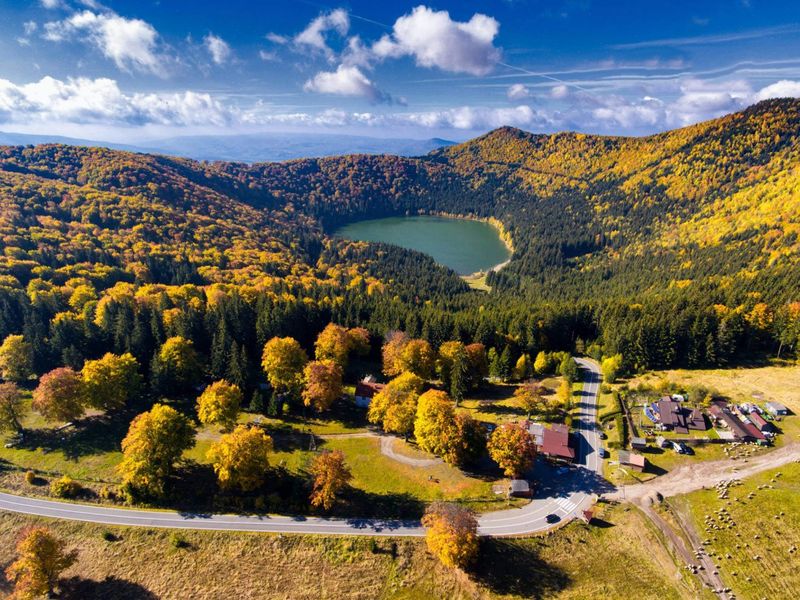 Locurile din România unde poți merge la spa în sezonul rece: Cele mai frumoase piscine cu apă termală