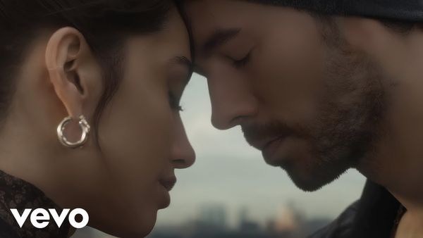 VIDEOCLIP: Enrique Iglesias, Maria Becerra - Asi Es La Vida