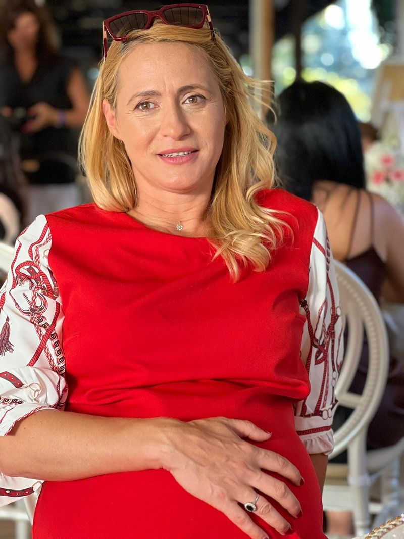 Camelia Potec a născut