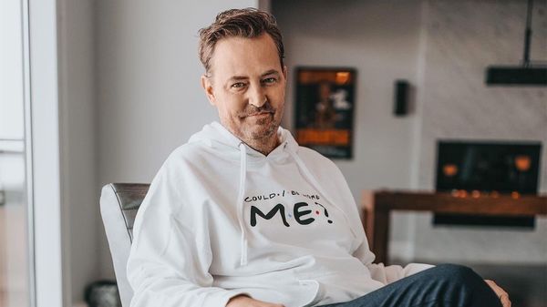 Lacrimi și regrete &icirc;n lumea filmului. Matthew Perry din "Friends " a murit la 54 de ani