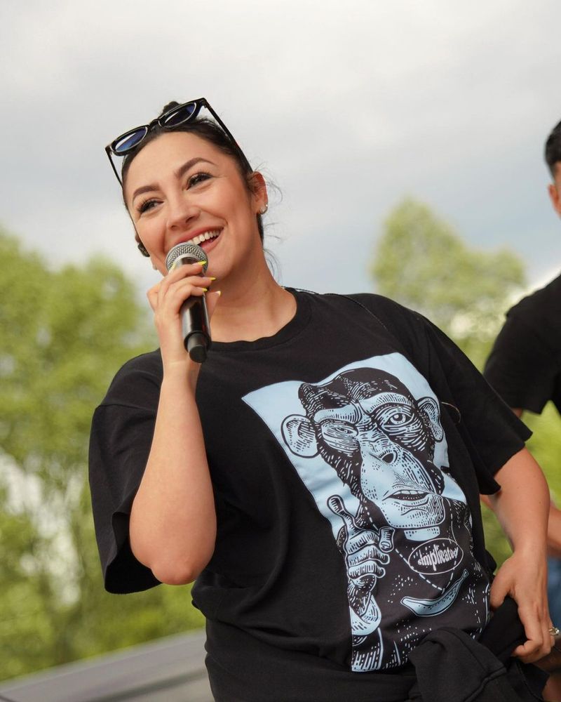 Andra, moment stânjenitor la începutul carierei, de față cu Gigi Becali