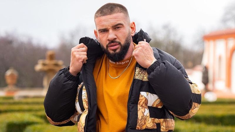 Suma colosală pe care o c&acirc;știgă Dorian Popa pe lună. Ce avere are, de fapt, artistul