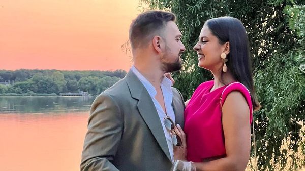 ”Vrem să fie o nuntă micuță” Oana Moșneagu și Vlad Gherman au început pregătirile pentru nuntă! Cum vor arăta rochia și buchetul de mireasă