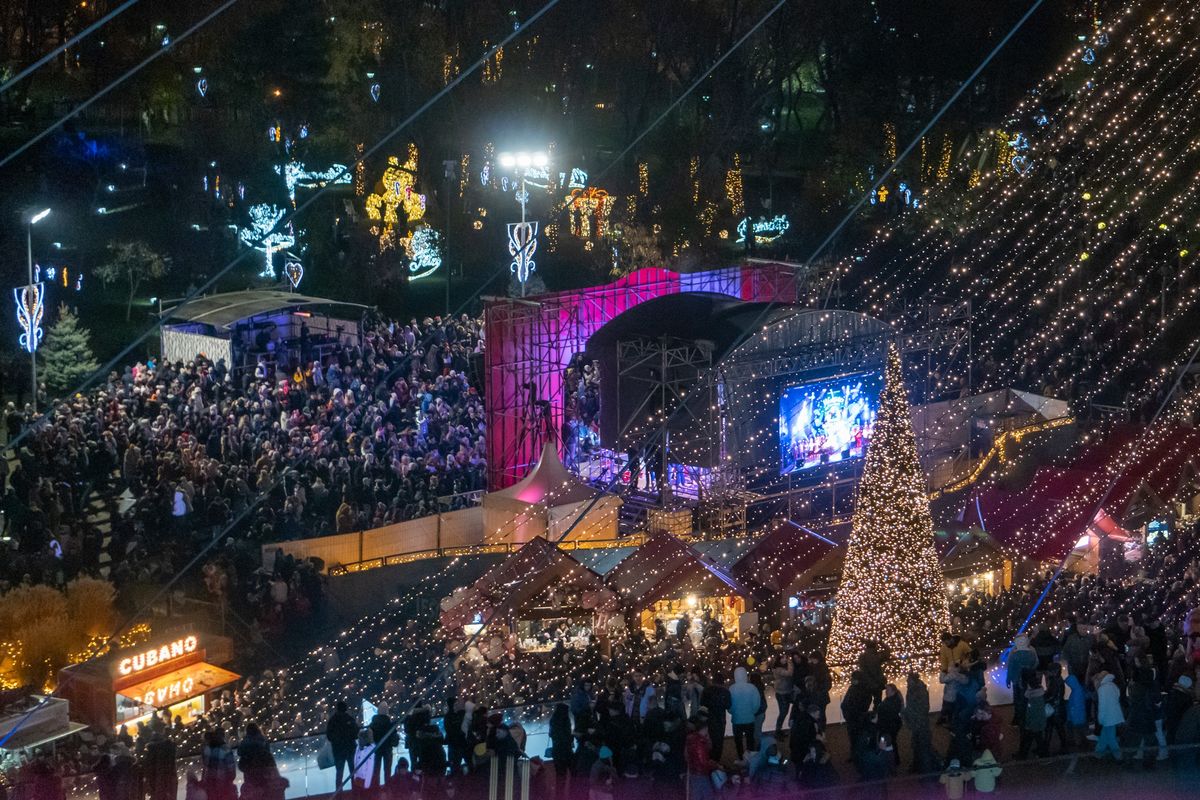 Când se deschide în 2023 Târgul de Crăciun din Parcul din Drumul Taberei? West Side Christmas Market cuprinde un patinoar, un carusel colorat și o roată panoramică