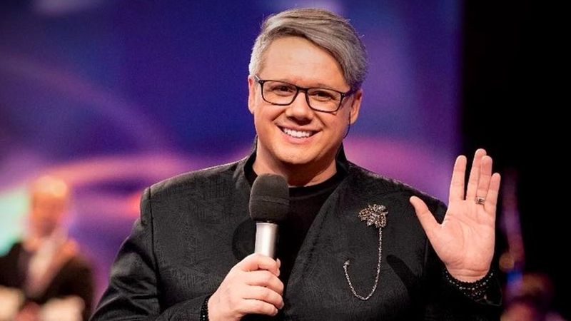 "O să&nbsp;fie momente frumoase". Fuego, spectacol aniversar la Sala Palatului! Celebrul artist &icirc;mplinește 30 de ani de activitate. Ce surprize le pregătește fanilor