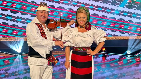 Cornelia și Lupu Rednic au împlinit 30 de ani de căsnicie. Condiția pe care și-au pus-o la începutul relației: "Este cel mai josnic lucru"