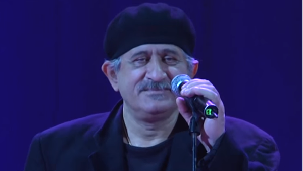 "A fost o intervenție grea, în care ești lucid, auzi totul". Jean Paler a ajuns, din nou, pe masa de operație. Medicii i-au montat încă două stenturi la inimă