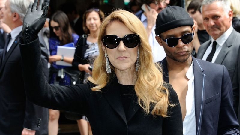 Cum arată Celine Dion după aproape 4 ani de c&acirc;nd se luptă cu o boală gravă. Marea artistă a ieșit, din nou, &icirc;n public