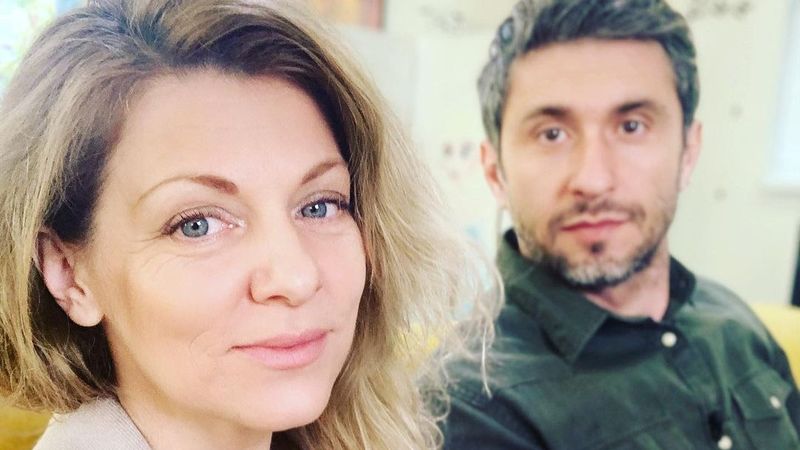 &rdquo;Ne-am dus la masă și mi-am luat ciuperci&rdquo; Cum a &icirc;nceput poveste de iubire dintre Dragoș Bucur și Dana Nălbaru