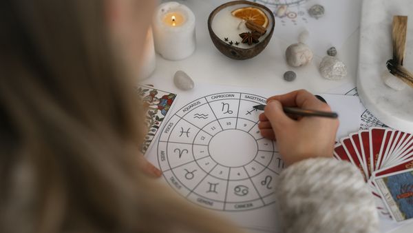Horoscop săptămânal 6 - 12 noiembrie 2023: Momente dificile și schimbări importante pentru două zodii