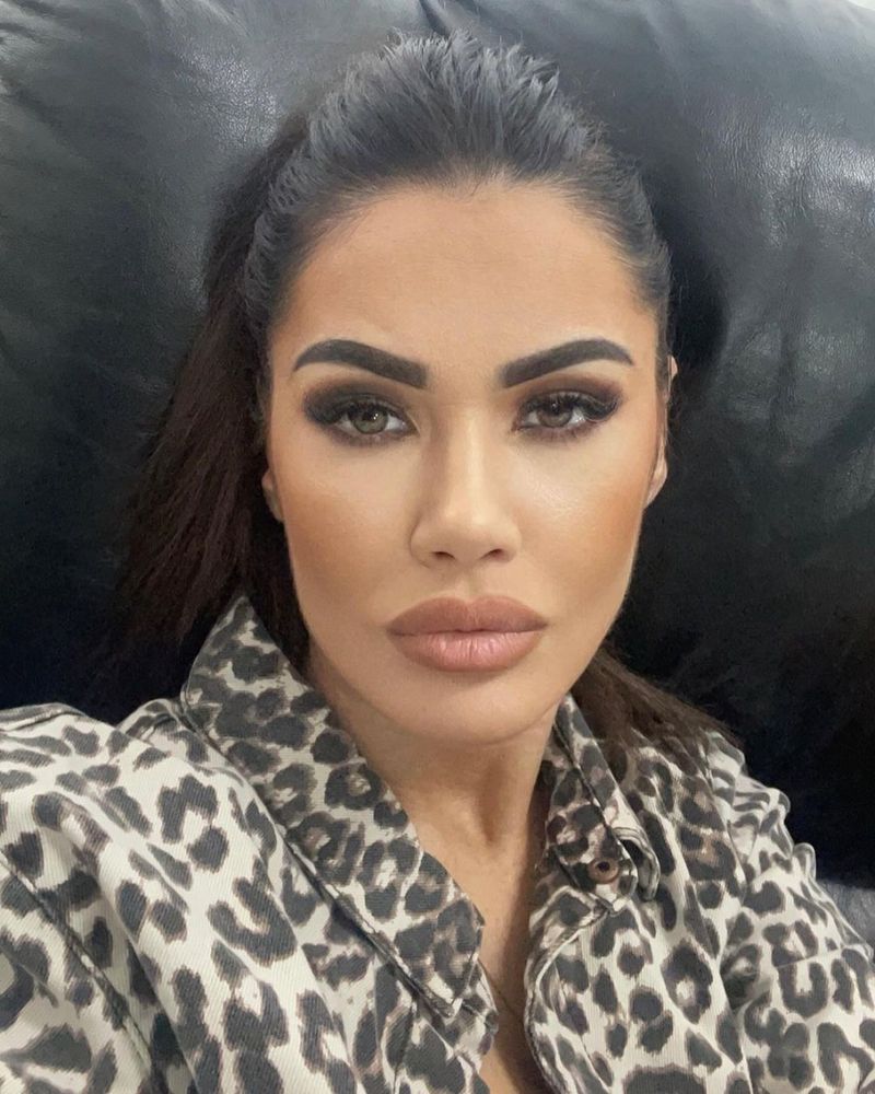 Oana Zăvoranu și Alex Ashraf, din nou împreună la secția de poliție! Vedeta reclamă că i-au fost sustrase mai multe bunuri din fosta clinică