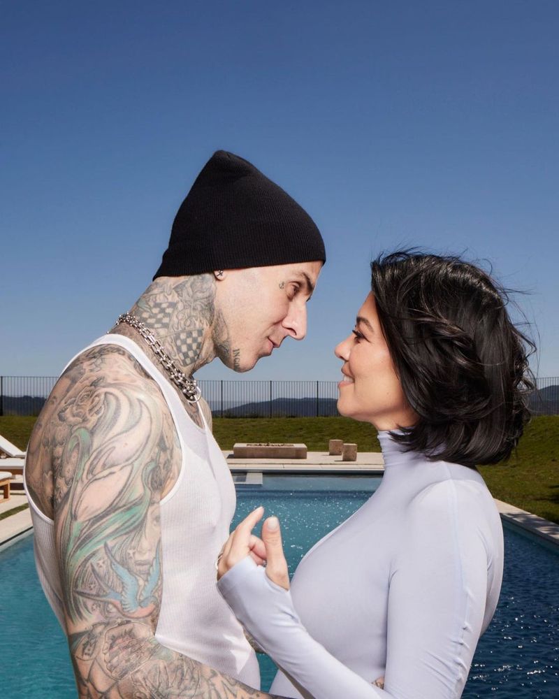 Kourtney Kardashian și Travis Barker au devenit părinții unui băiețel! Numele ales pentru cel mic a iscat numeroase controverse