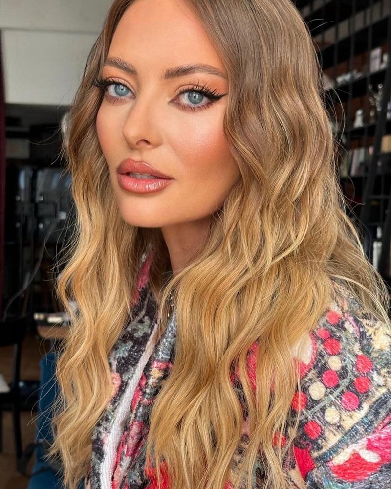 Delia lansează albumul ”Flex”, o incursiune de 13 piese în universul complex al artistei