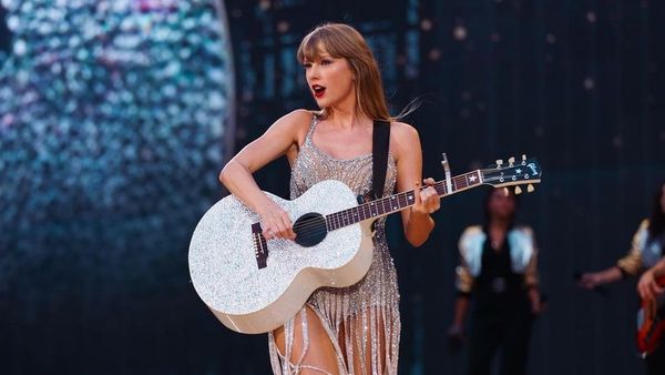 &rdquo;Sunt foarte fericiți&rdquo; Taylor Swift și Travis Kelce și-au oficializat relația. Cum au fost surprinși cei doi