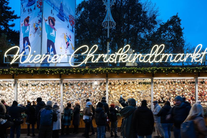 Cât costă să vizitezi în 2023 Viena, orașul cu cel mai frumos târg de Crăciun din 2023?