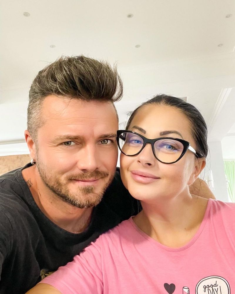 Tavi Clonda a reacționat și în ceea ce privește comentariile negative formulate cu privire la soția sa, Gabriela Cristea