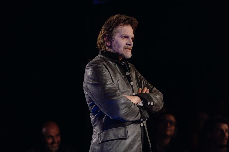 Florin Piersic jr. îi ia peste picior pe influencerii care au „pus botul” la „Branza Regelui”.