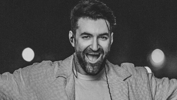 ”Am început să plâng, dar nu mă mai puteam opri” Ce s-a întâmplat cu tatăl lui Smiley, cât timp artistul a fost plecat din țară. Mama sa i-a dat vestea cumplită prin telefon