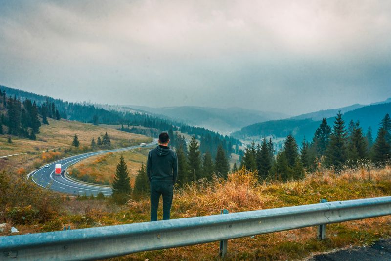 Locul din România unde poți găsi zăpadă acum. Stațiunea este situată la 1.600 m. altitudine, la poalele vârfului Păpușa